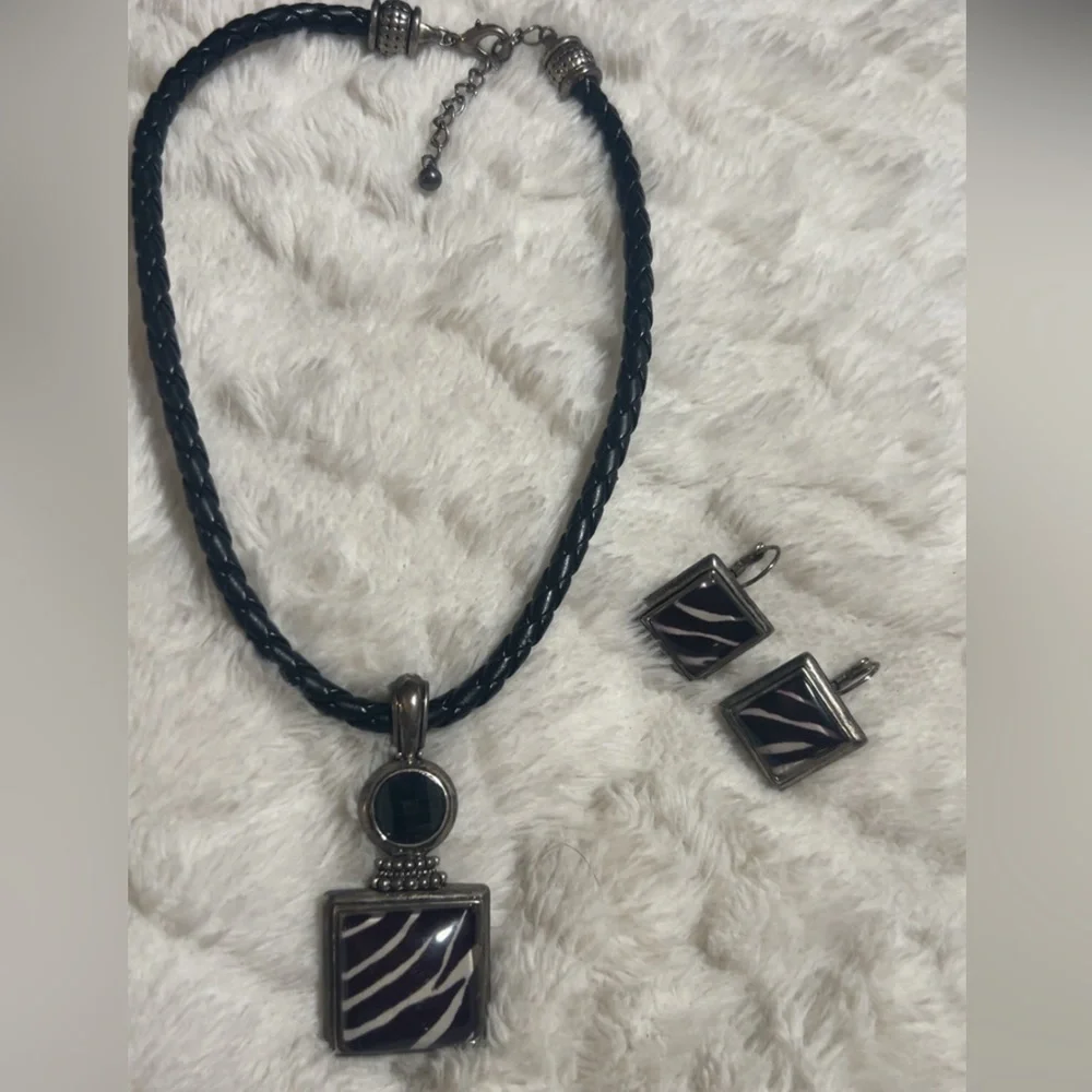 Elegant Black and white Jewelry Set